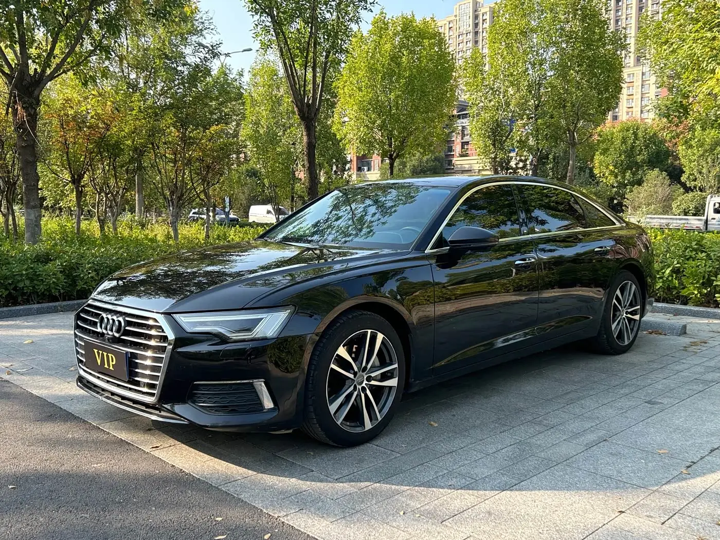 Audi A6L 2021 — Фото 1/13