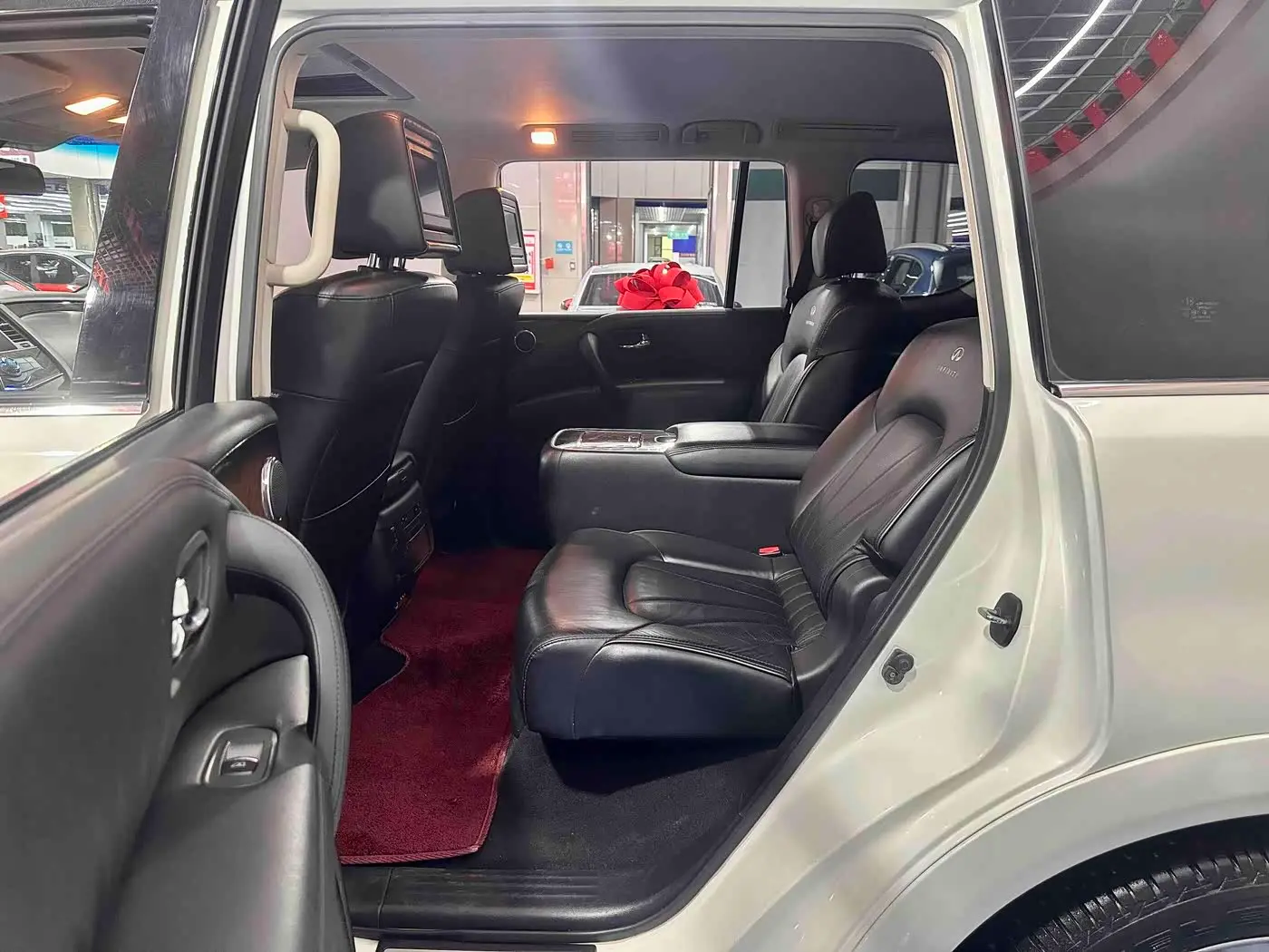 Infiniti QX80 2016 — Şəkil 6/20