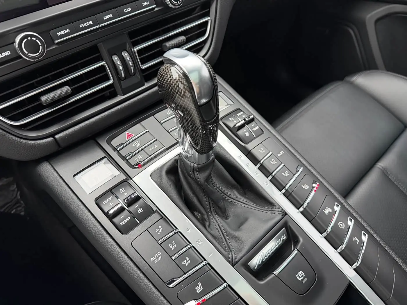 Porsche Macan 2021 — Фото 13/20