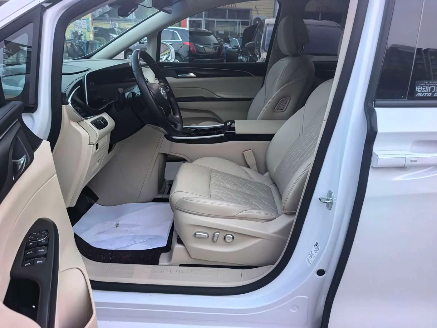 Buick GL8 2022 — ფოტო 10/20