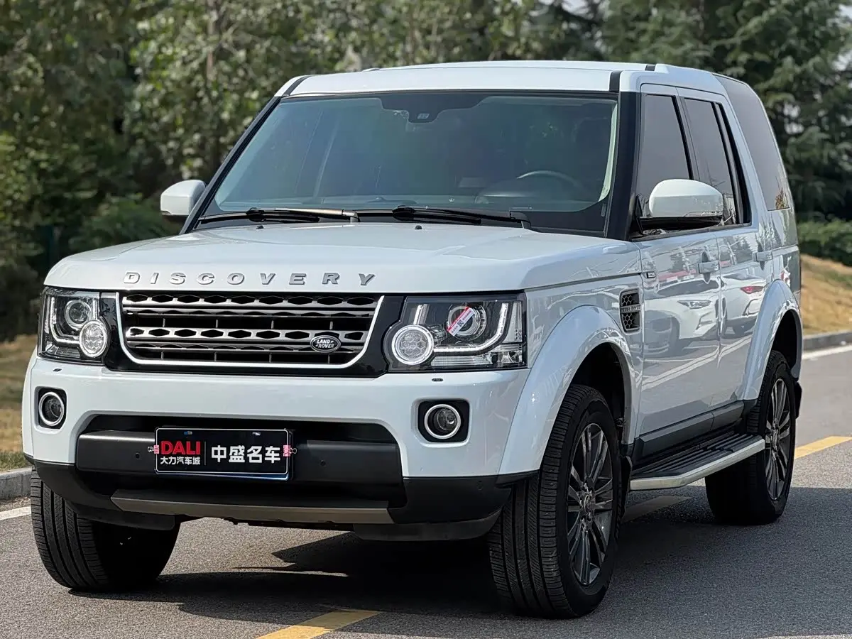Land Rover Discovery 2016 — Photo 1/20