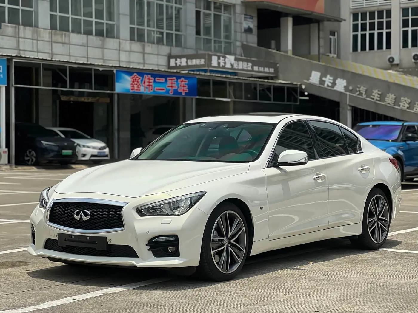 Infiniti Q50 2016 — Фото 1/20