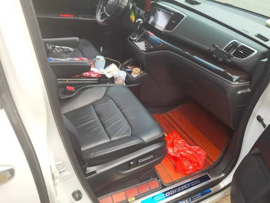 Honda Odyssey 2018 — Şəkil 8/16