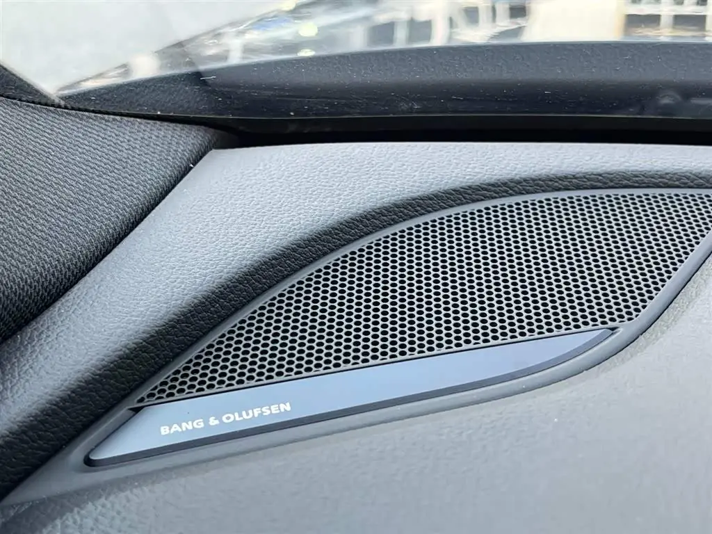 Audi A4L 2025 — Şəkil 13/20