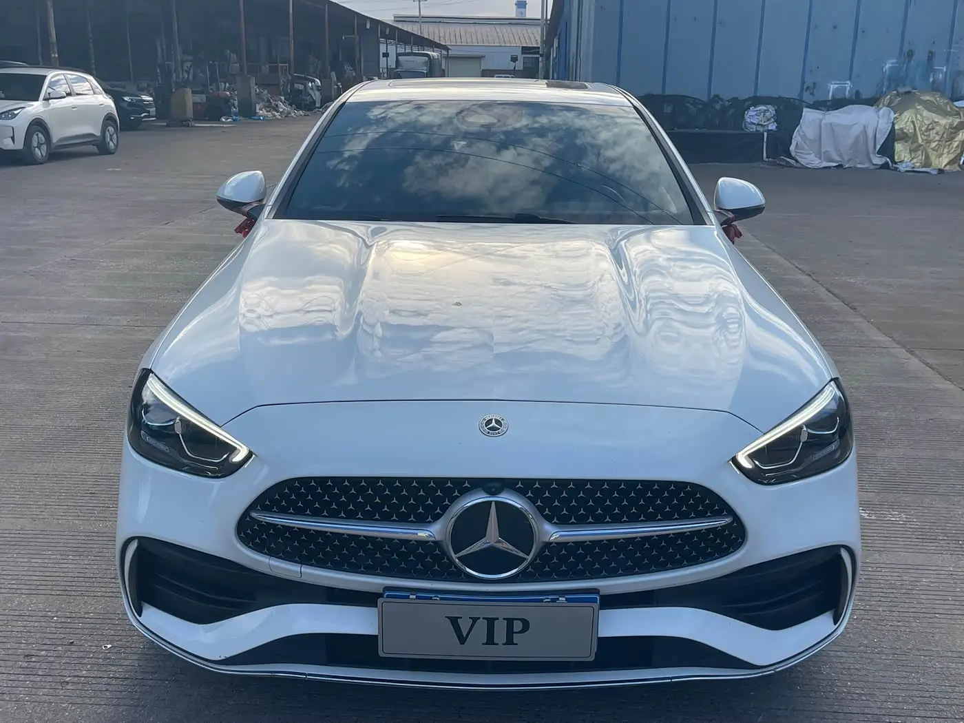 Mercedes-Benz C-Class 2025 — Photo 2/9