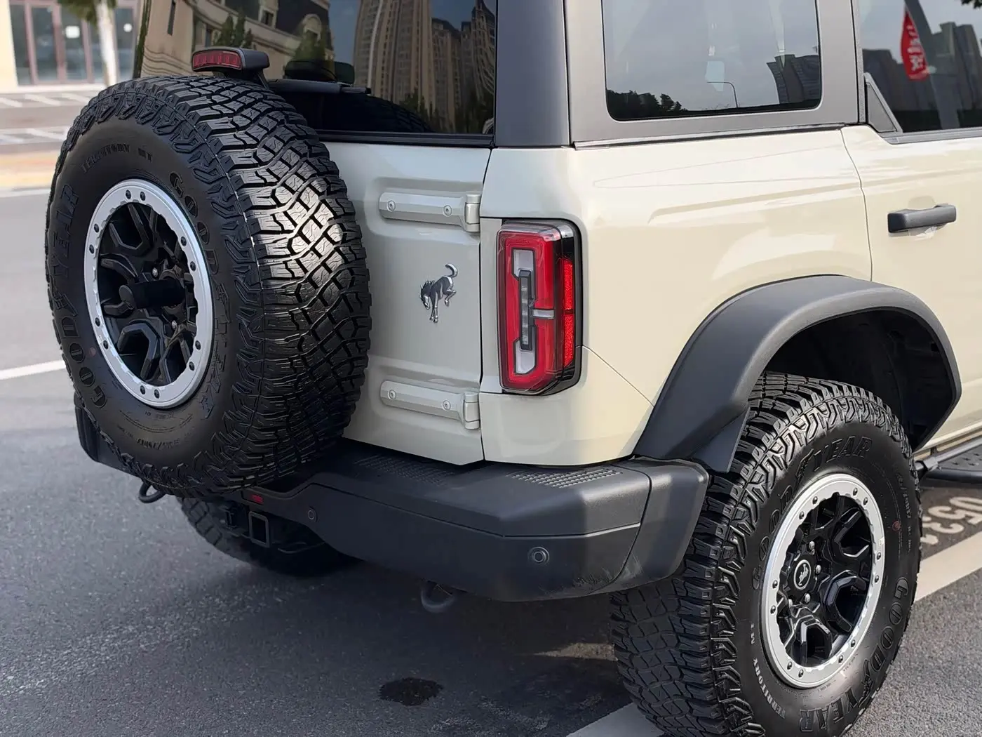 Ford Bronco 2025 — ფოტო 12/20