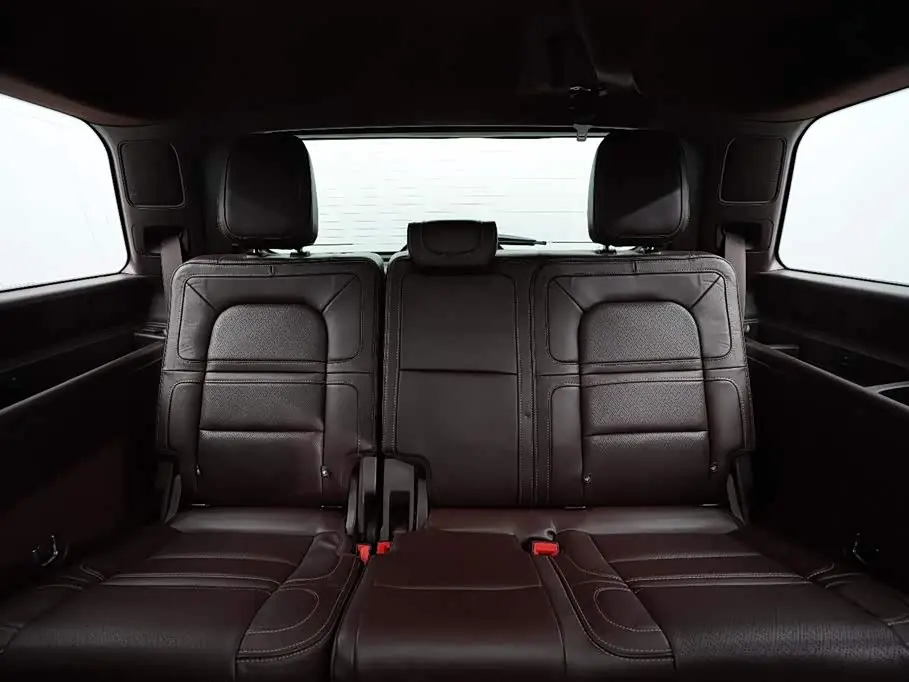 Lincoln Navigator 2022 — Photo 16/18