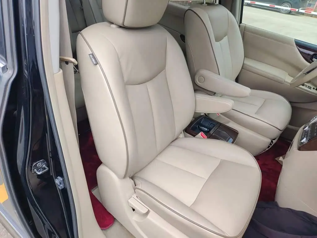 Nissan Quest 2015 — Photo 20/20