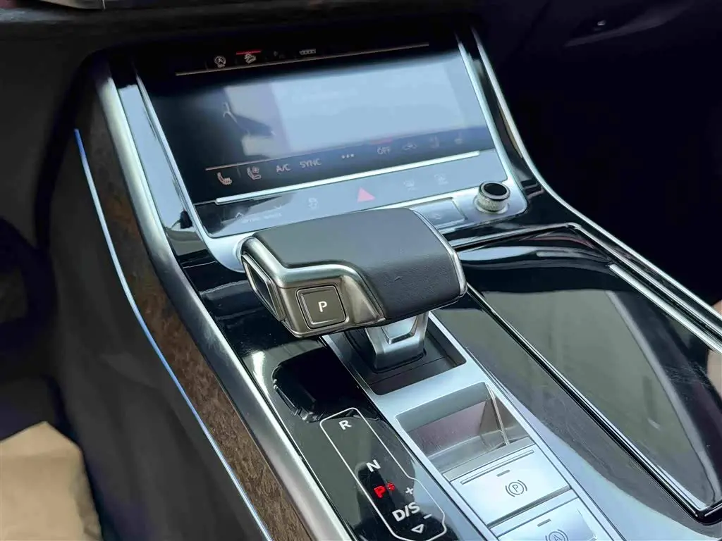 Audi Q7 2021 — Фото 14/18