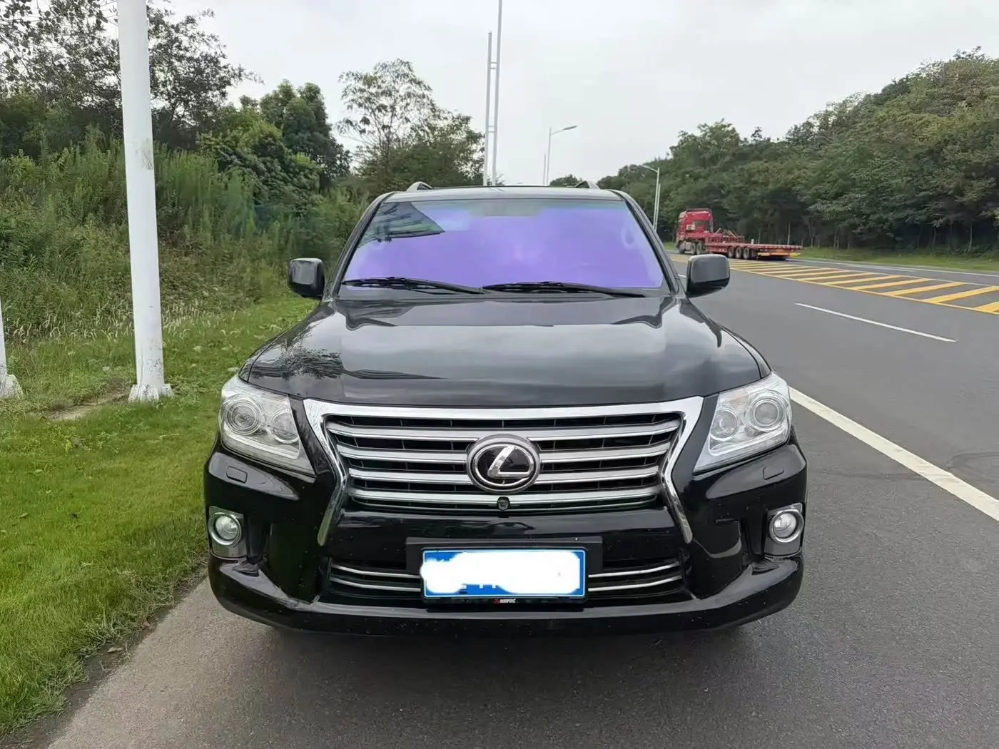 Lexus LX 2008 — Photo 1/9