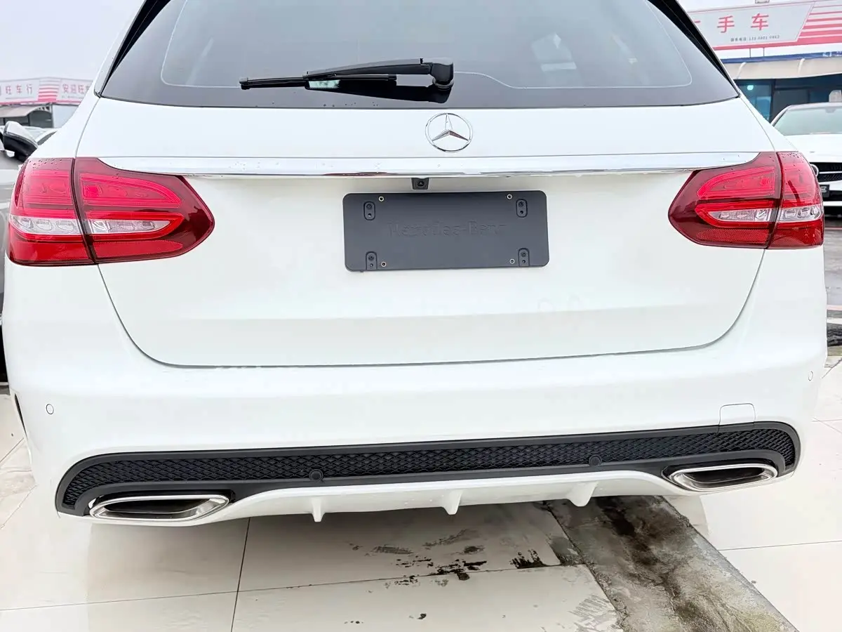 Mercedes-Benz C-Class 2018 — Photo 11/15