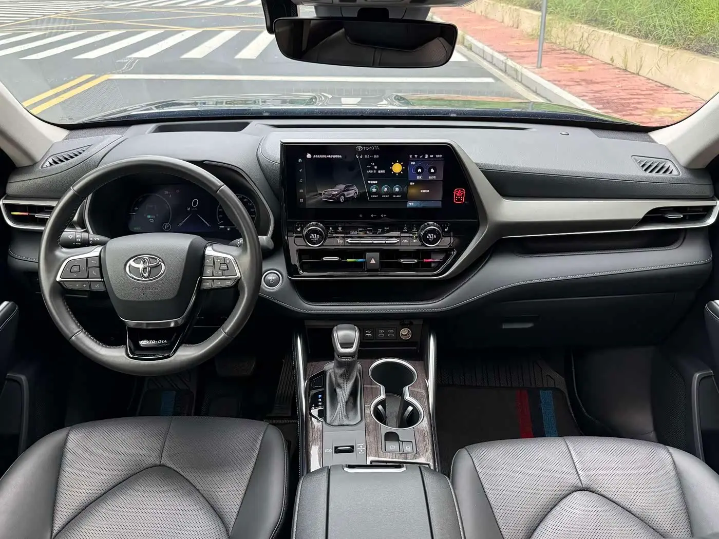 Toyota Highlander 2025 — Şəkil 6/18