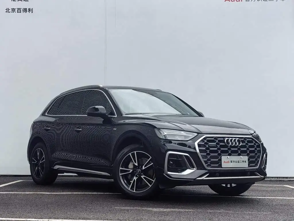 Audi Q5L 2024 — Photo 2/17
