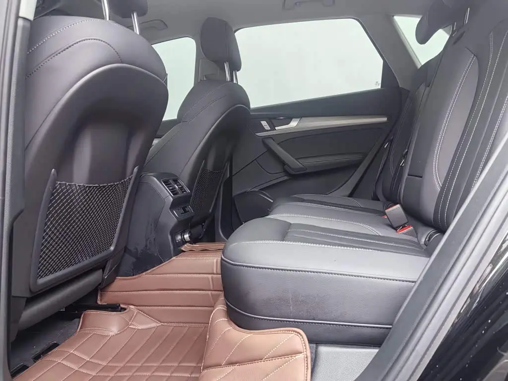 Audi Q5L 2024 — Photo 8/17
