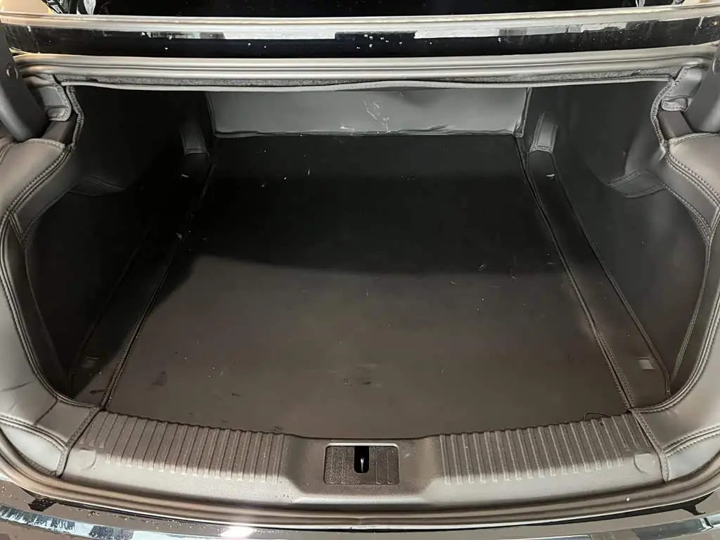 Hongqi H9 2025 — Photo 9/17
