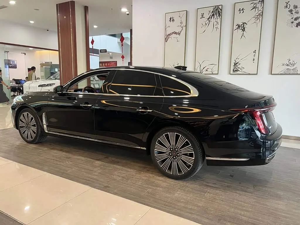 Hongqi H9 2025 — Photo 3/17