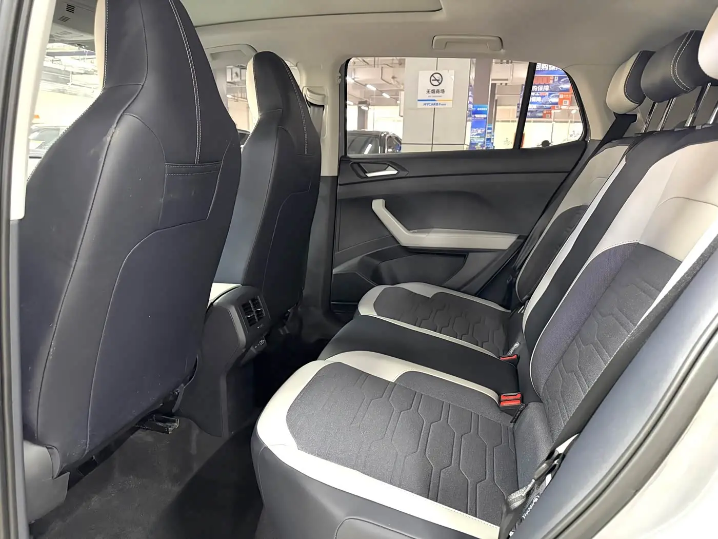 Volkswagen Tharu 2025 — Photo 7/11