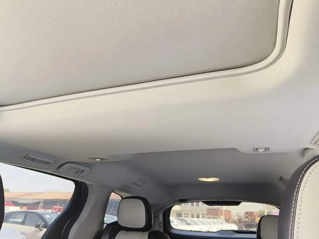 Toyota Sienna 2022 — Photo 17/19