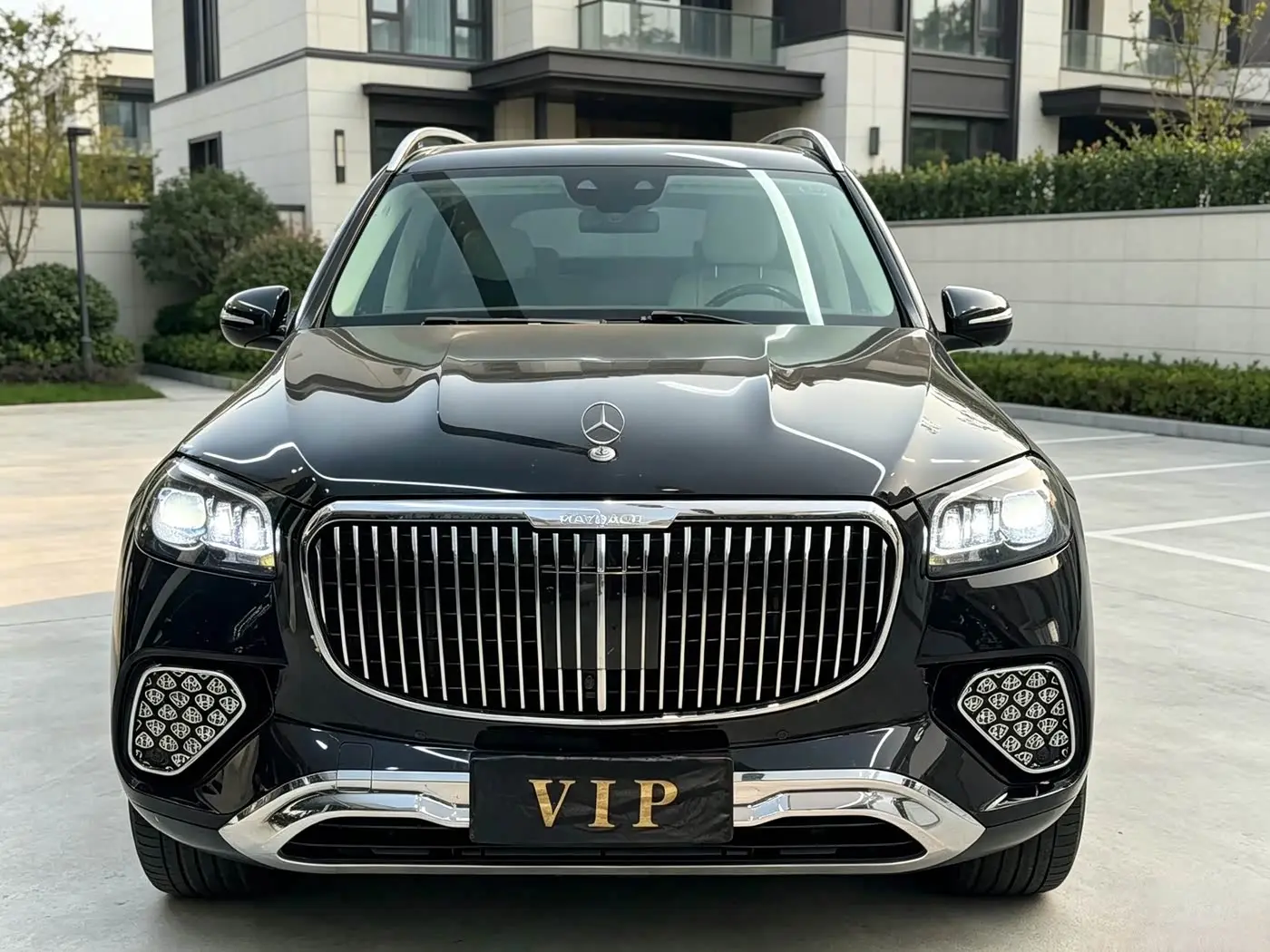 Mercedes-Benz GLS 2021 — Photo 2/9