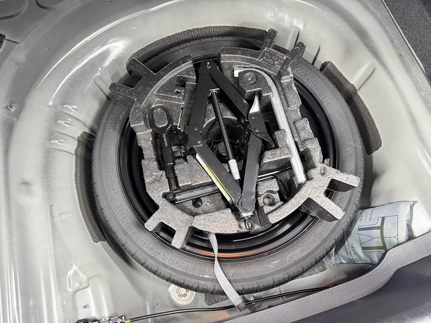 Volkswagen Magotan 2023 — Şəkil 16/20