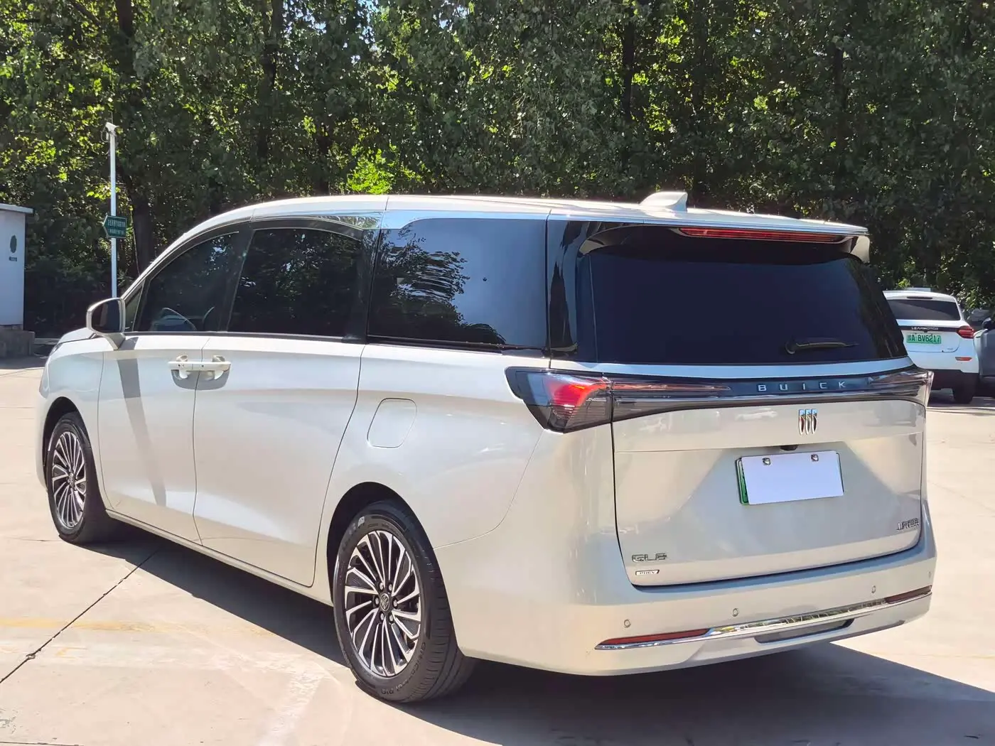 Buick GL8 New Energy 2025 — Şəkil 16/18