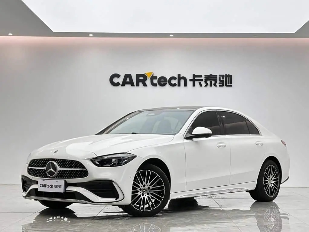 Mercedes-Benz C-Class 2025 — Фото 1/16