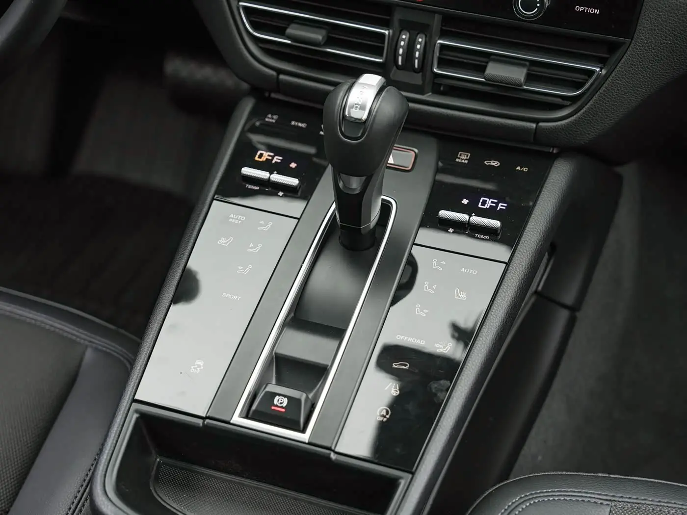 Porsche Macan 2023 — Фото 13/20