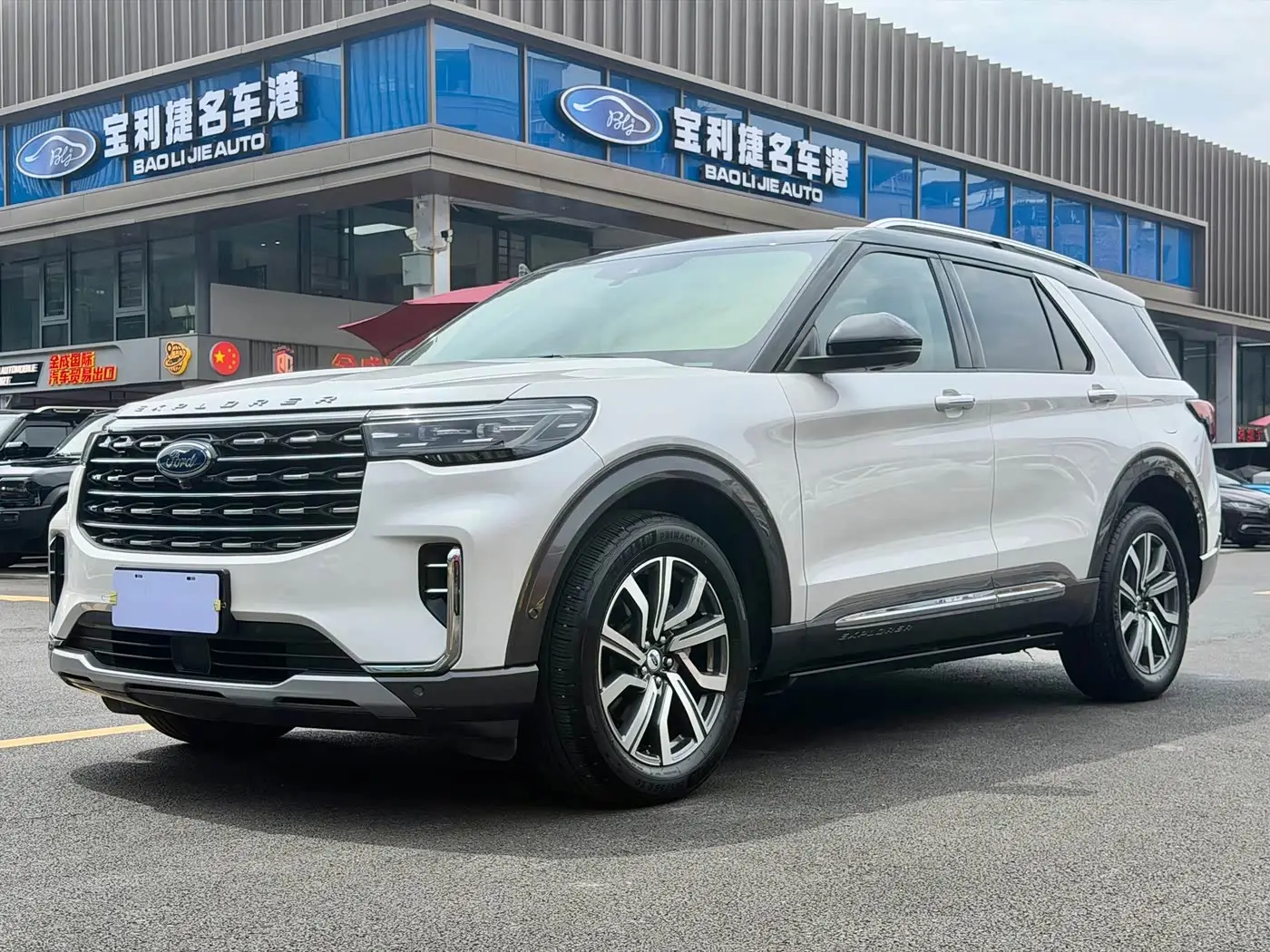 Ford Explorer, 2023