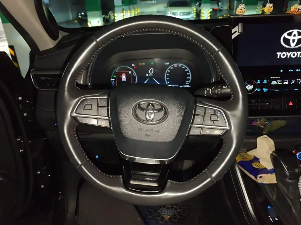 Toyota Highlander 2021 — Фото 11/20