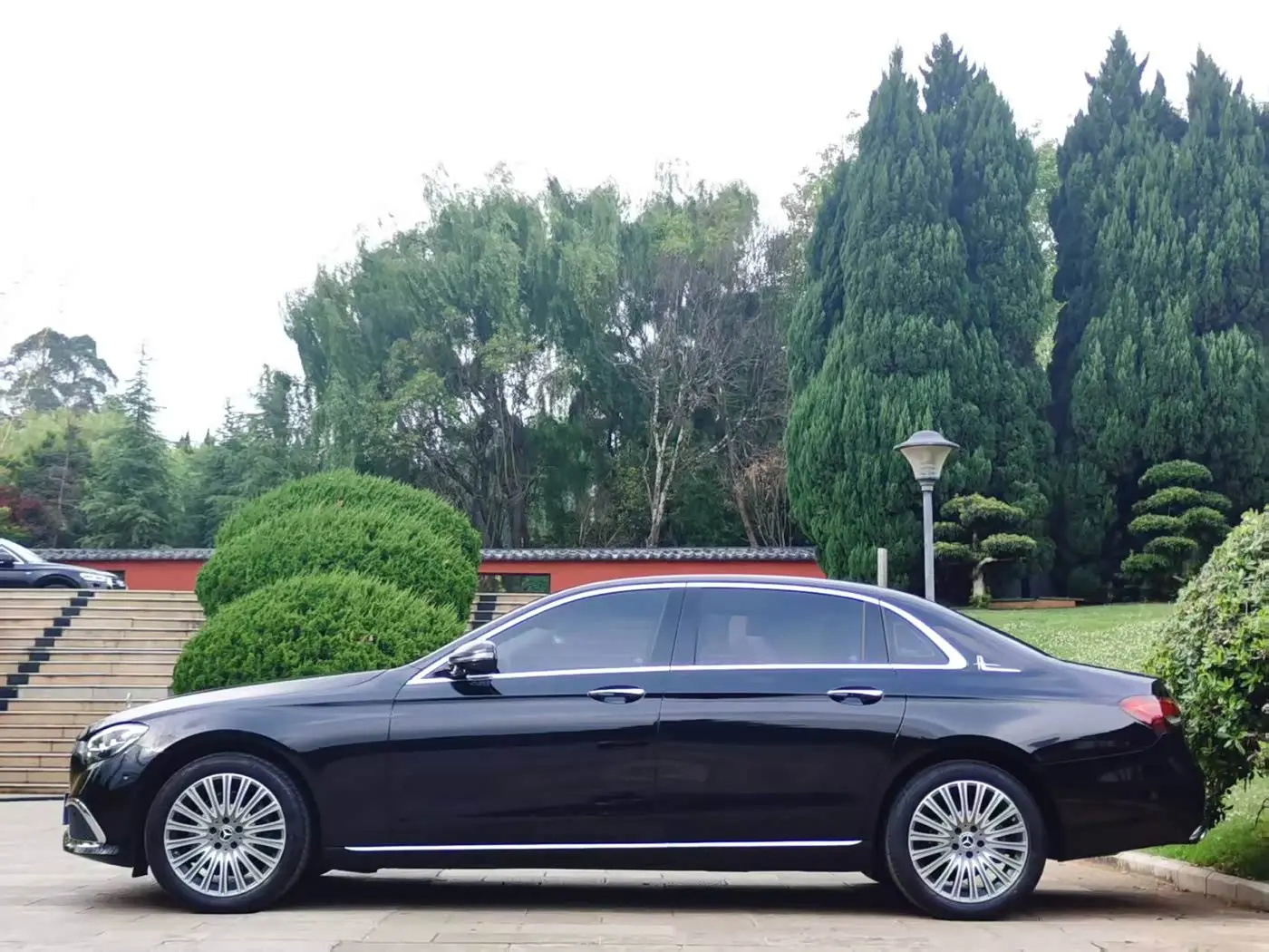 Mercedes-Benz E-Class 2023 — Фото 8/20