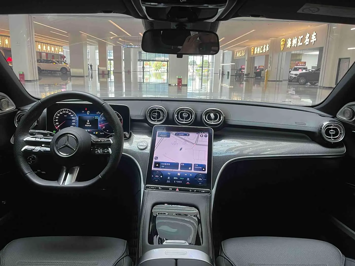 Mercedes-Benz C-Class 2024 — Фото 13/16