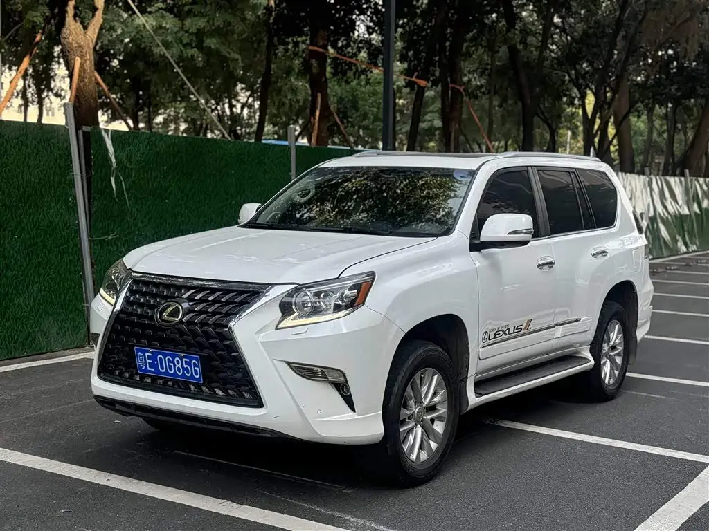 Lexus GX 2013 — Photo 1/10