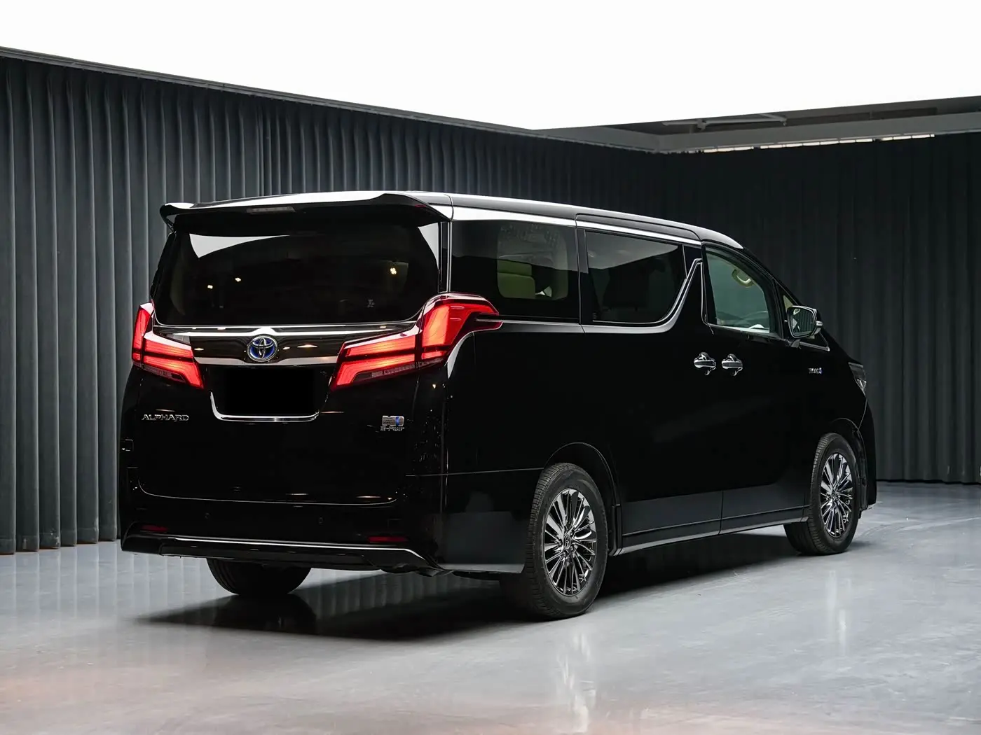 Toyota Alphard 2019 — Photo 4/20