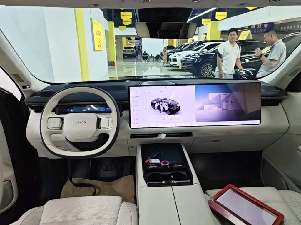 Lynk & Co 900 2025 — Photo 12/19