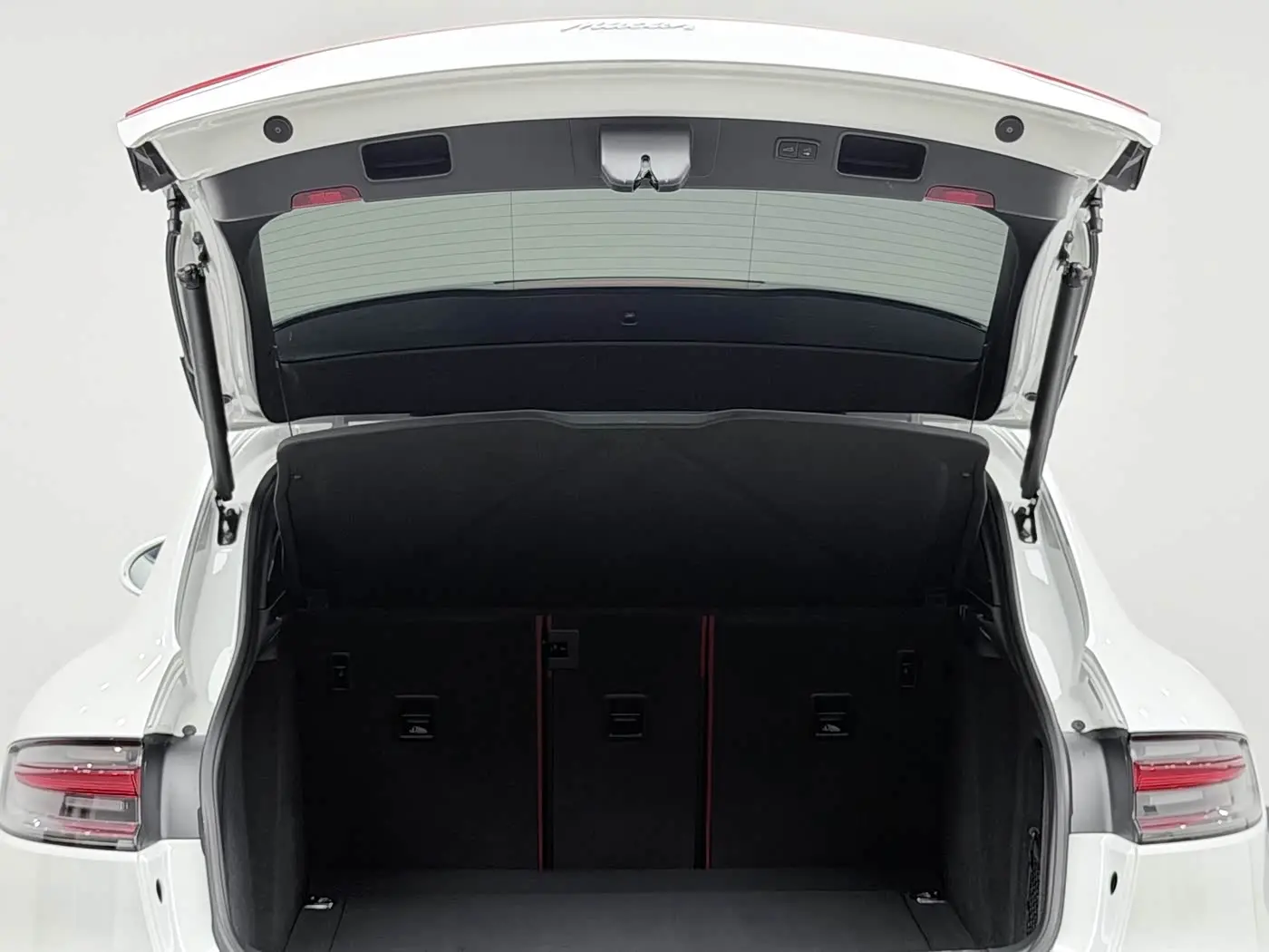 Porsche Macan 2021 — Photo 16/20