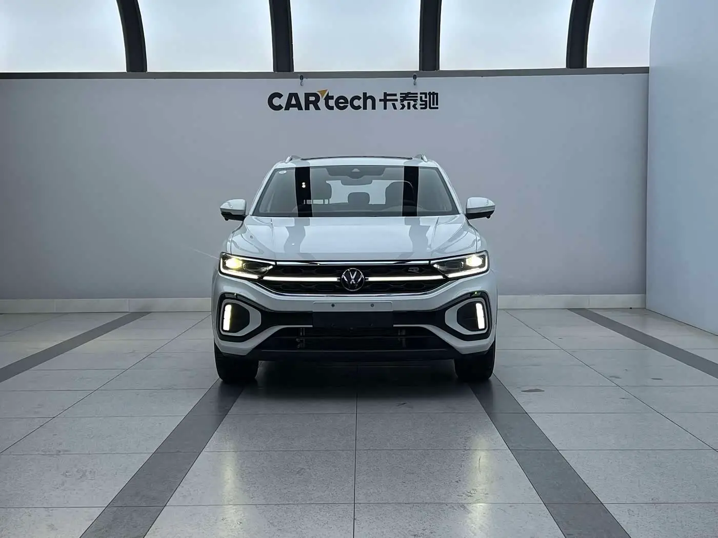 Volkswagen T-ROC 2025 — Фото 2/19