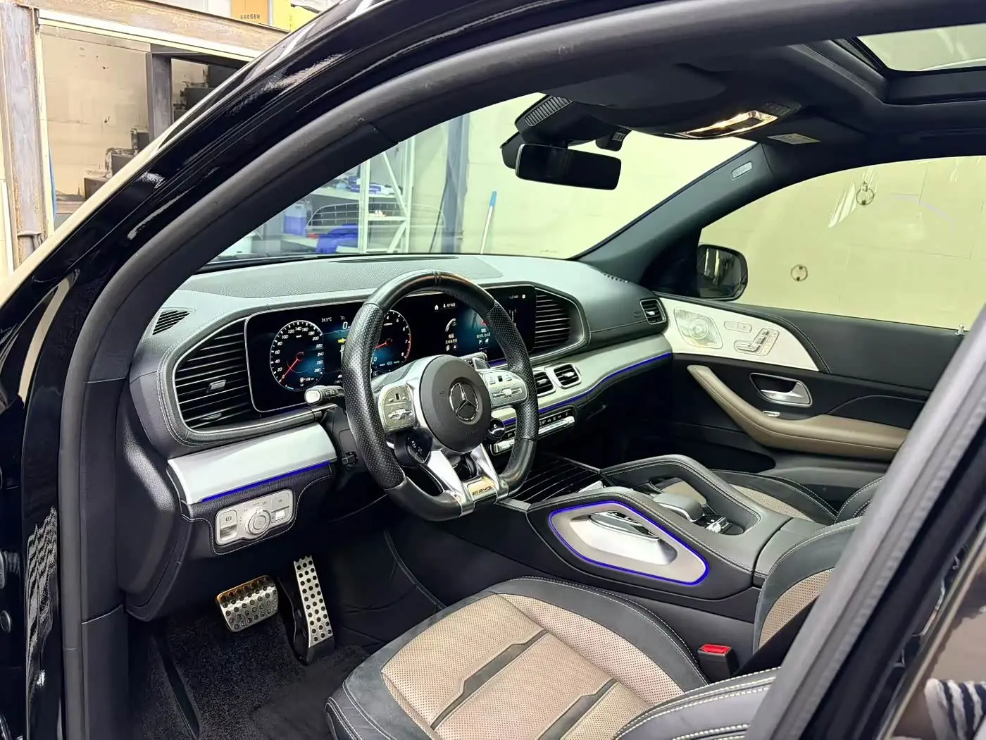Mercedes-Benz GLE AMG 2023 — Photo 6/9