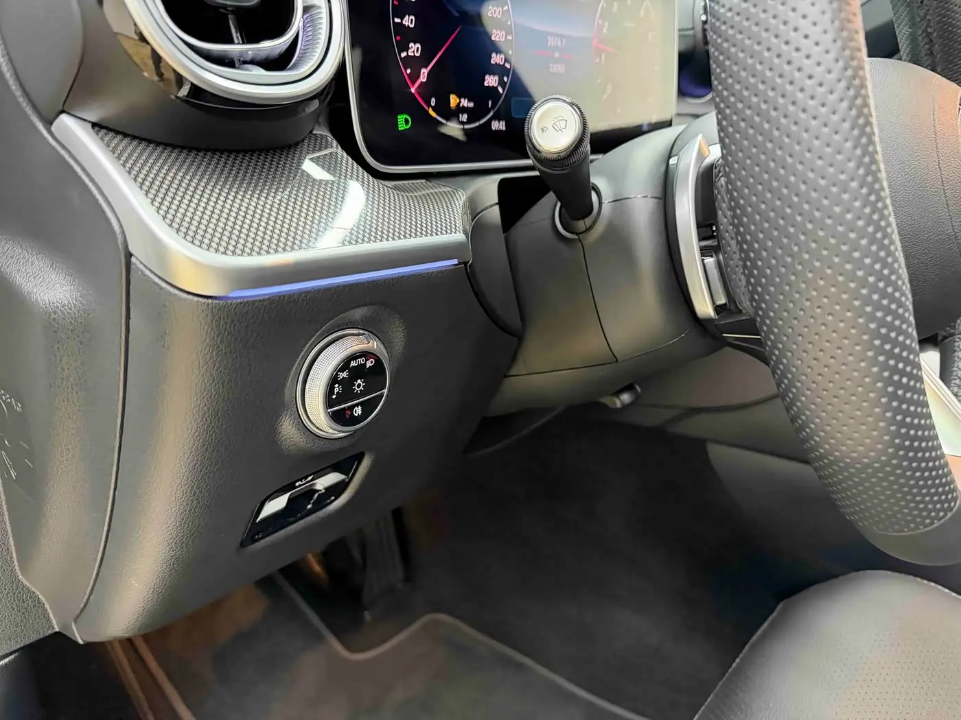 Mercedes-Benz C-Class 2025 — Фото 10/20