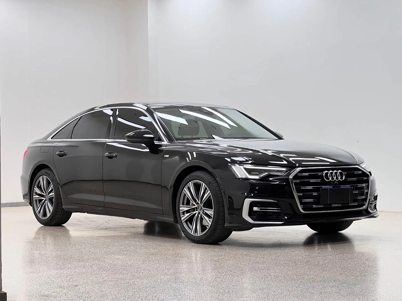 Audi A6L 2025 — Photo 3/20