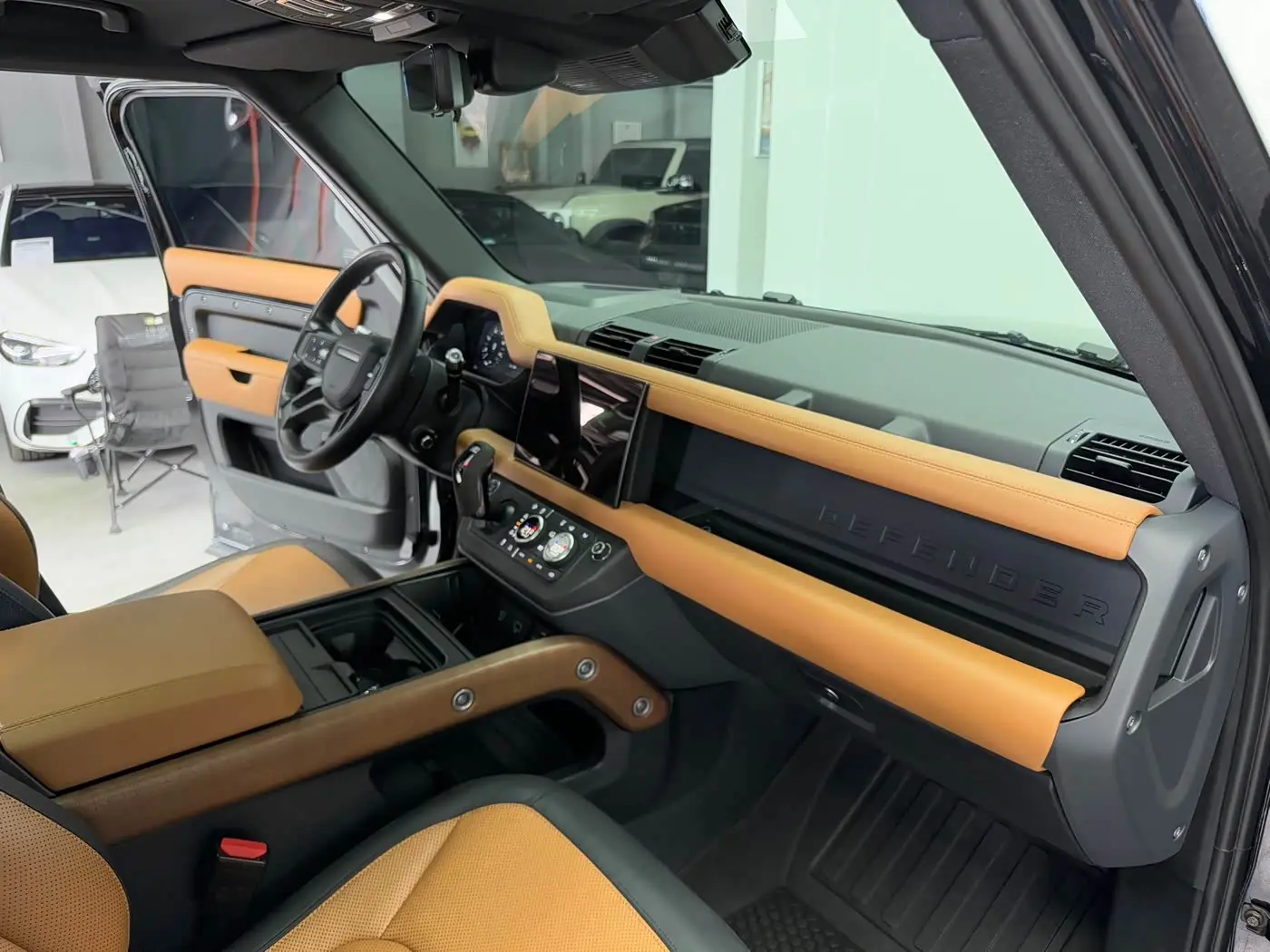 Land Rover Defender 2022 — ფოტო 12/16