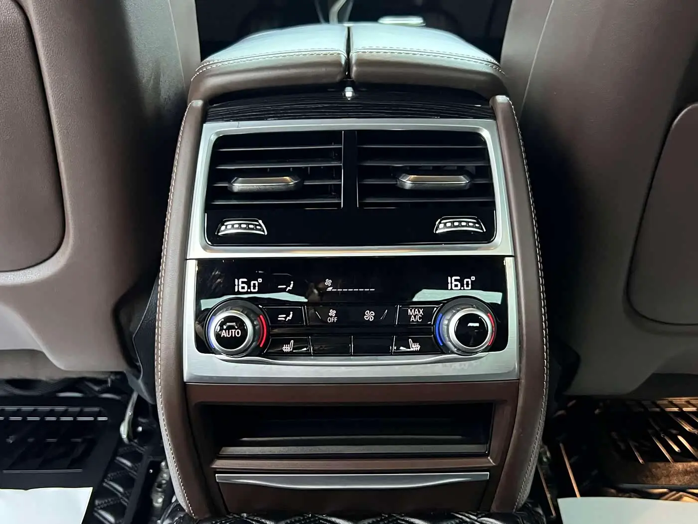 BMW 7 Series 2022 — Фото 13/20