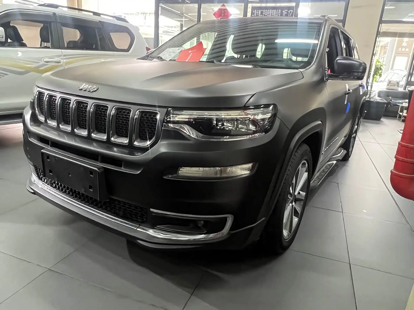 Jeep Grand Commander 2019 — Фото 1/16