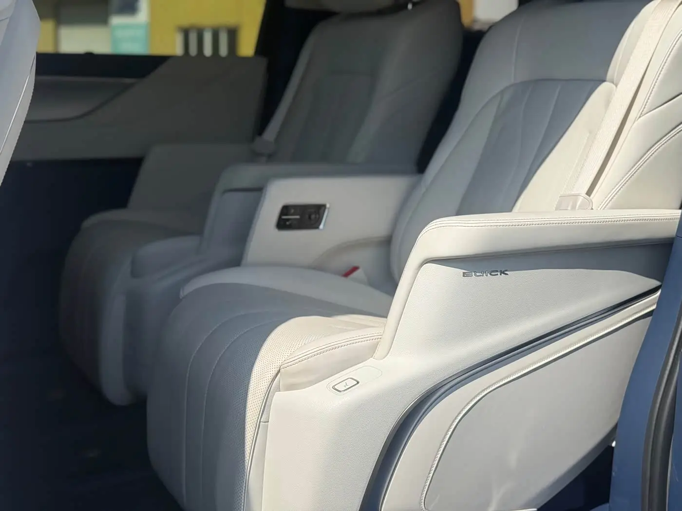 Buick GL8 New Energy 2024 — ფოტო 5/9