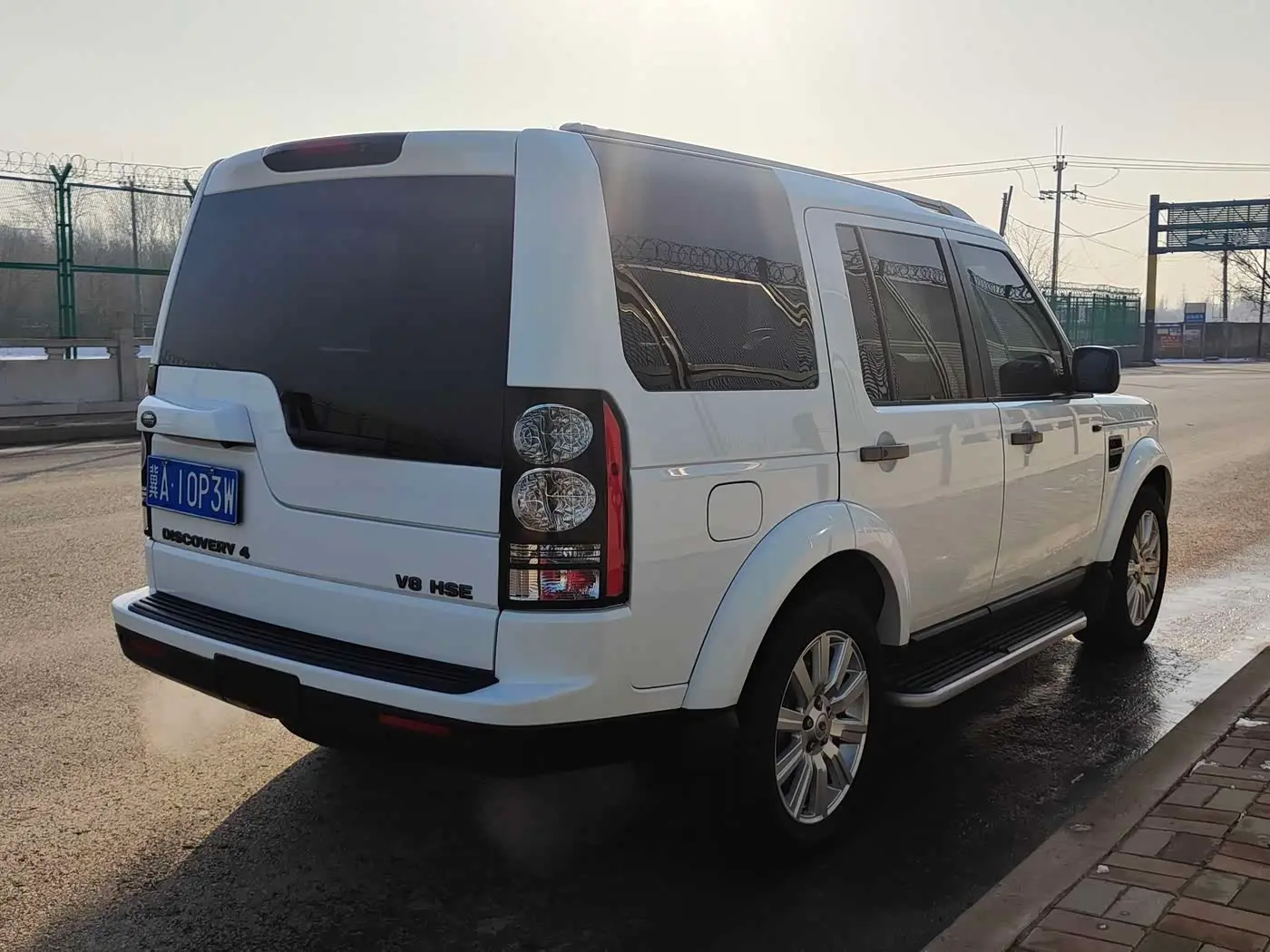 Land Rover Discovery 2012 — Фото 4/14