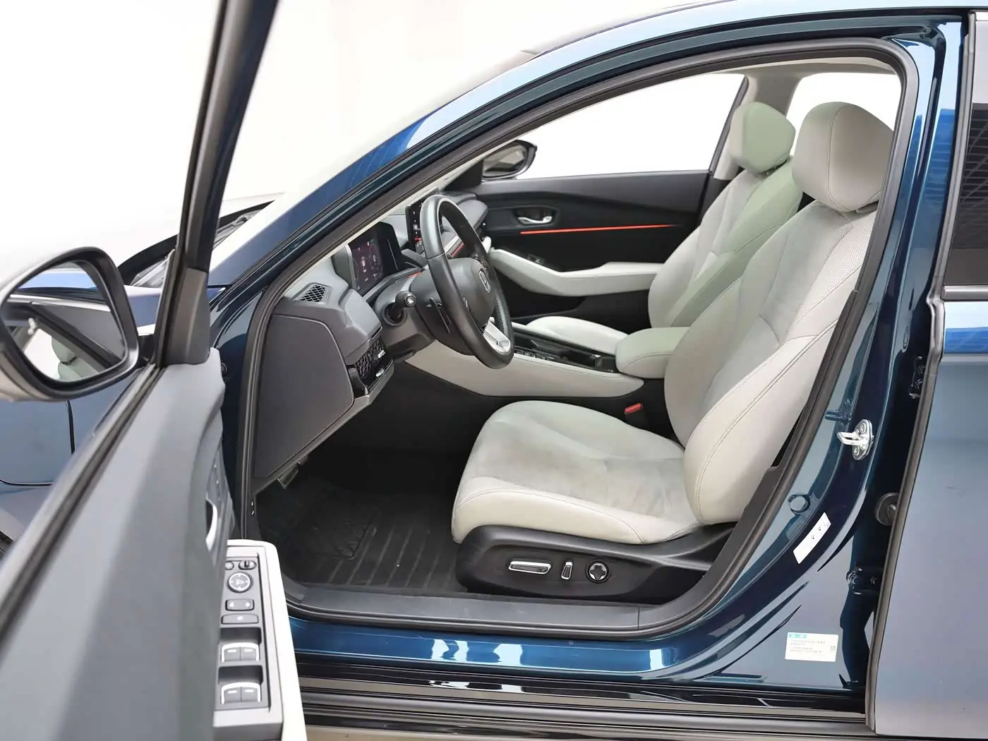 Honda Accord New Energy 2023 — Photo 11/20