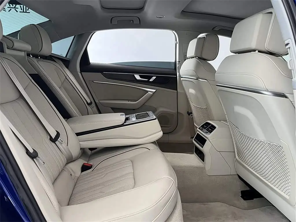 Audi A6L 2019 — Photo 7/14
