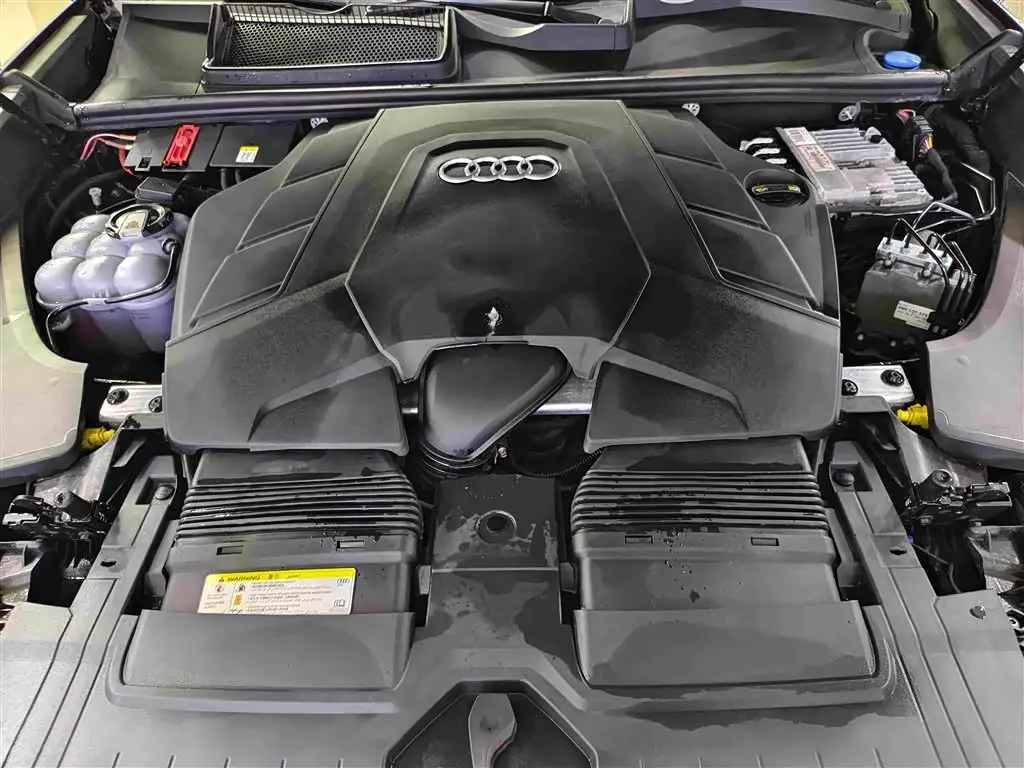 Audi Q8 2019 — Photo 12/18