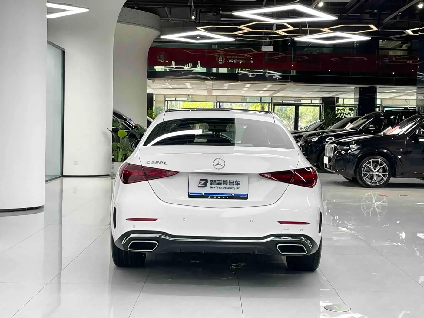 Mercedes-Benz C-Class 2025 — Photo 10/19