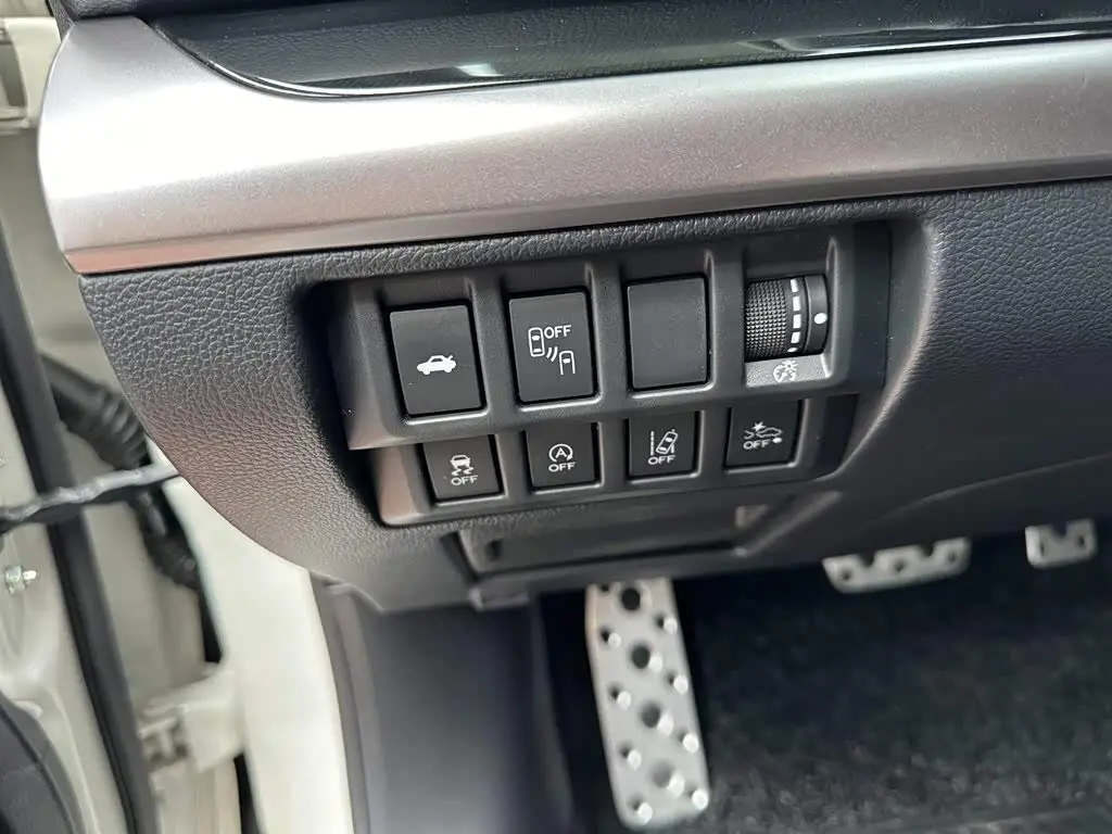 Subaru Legacy 2017 — Фото 14/18