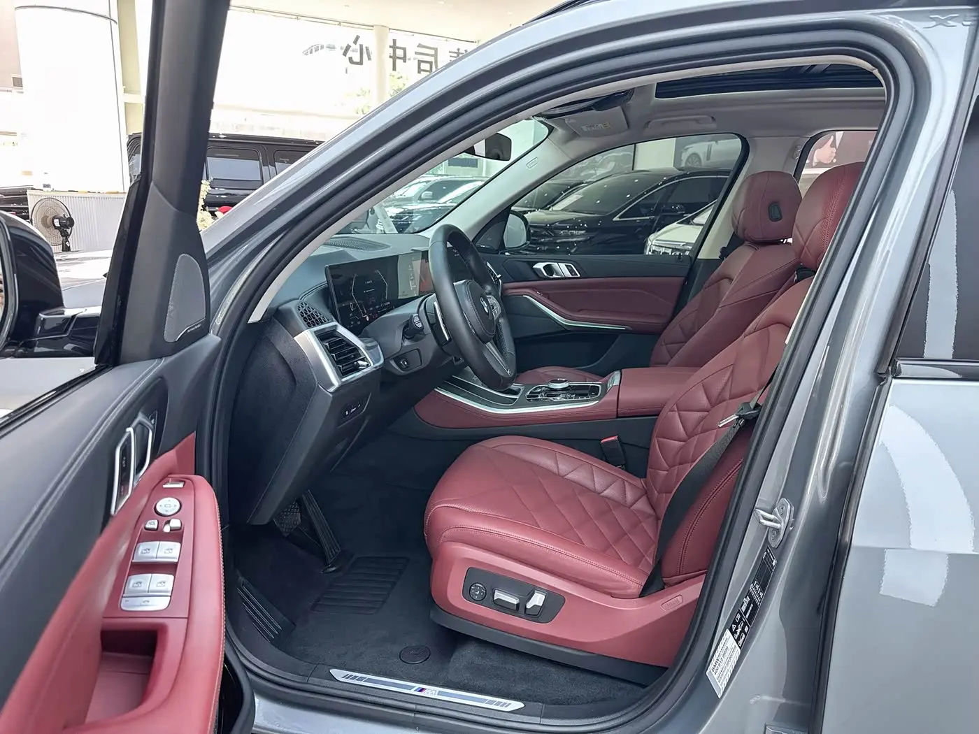 BMW X5 2025 — Фото 13/17